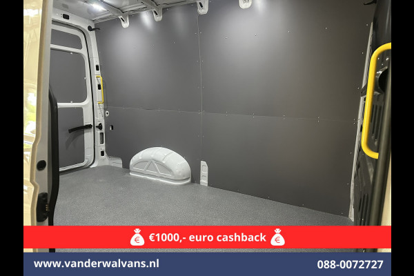 Volkswagen Crafter 2.0 TDI 140pk L3H3 L2H2 Euro6 Airco | Camera | Apple carplay | Android auto bijrijdersbank, 3000kg trekvermogen