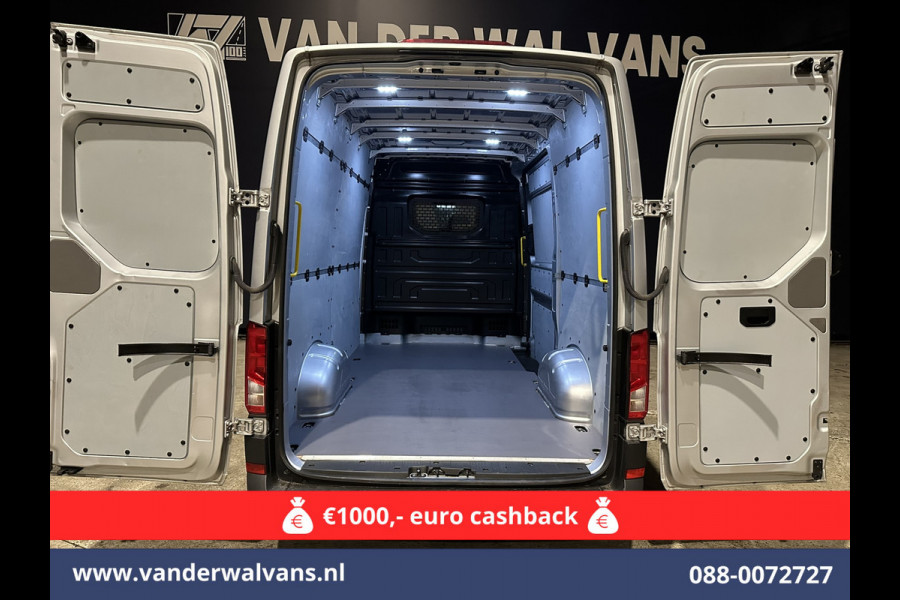 Volkswagen Crafter 2.0 TDI 141pk L3H3 L2H2 Euro6 Airco | Navigatie | Apple Carplay | Cruisecontrol Android Auto, Bijrijdersbank, 3000kg trekvermogen, zilver Volkswagen Crafter 2.0 TDI 141pk L3H3 L2H2 Euro6 Airco | Navigatie | Apple Carplay | Cruisecontrol Android Auto, Bijrijdersbank, 3000kg trekvermogen, zilver