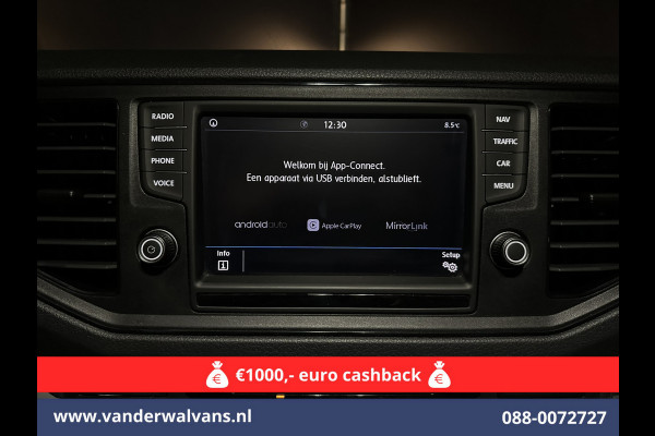 Volkswagen Crafter 2.0 TDI 141pk L3H3 L2H2 Euro6 Airco | Navigatie | Apple Carplay | Cruisecontrol Android Auto, Bijrijdersbank, 3000kg trekvermogen, zilver Volkswagen Crafter 2.0 TDI 141pk L3H3 L2H2 Euro6 Airco | Navigatie | Apple Carplay | Cruisecontrol Android Auto, Bijrijdersbank, 3000kg trekvermogen, zilver