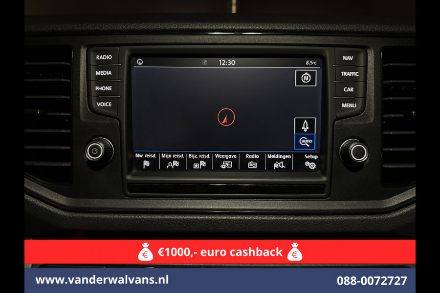 Volkswagen Crafter 2.0 TDI 141pk L3H3 L2H2 Euro6 Airco | Navigatie | Apple Carplay | Cruisecontrol Android Auto, Bijrijdersbank, 3000kg trekvermogen, zilver Volkswagen Crafter 2.0 TDI 141pk L3H3 L2H2 Euro6 Airco | Navigatie | Apple Carplay | Cruisecontrol Android Auto, Bijrijdersbank, 3000kg trekvermogen, zilver