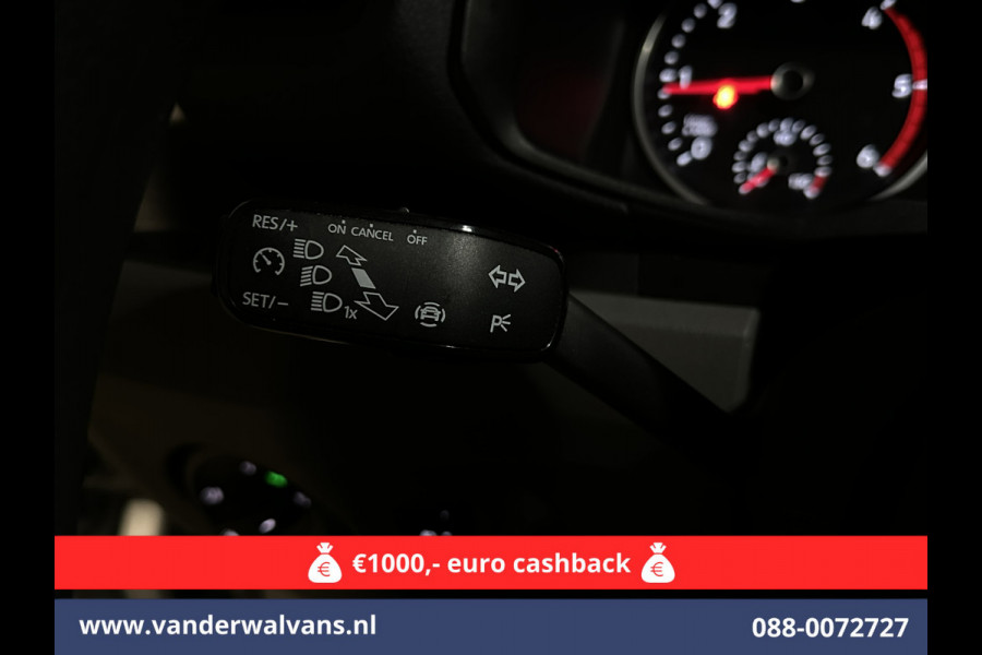 Volkswagen Crafter 2.0 TDI 141pk L3H3 L2H2 Euro6 Airco | Navigatie | Apple Carplay | Cruisecontrol Android Auto, Bijrijdersbank, 3000kg trekvermogen, zilver Volkswagen Crafter 2.0 TDI 141pk L3H3 L2H2 Euro6 Airco | Navigatie | Apple Carplay | Cruisecontrol Android Auto, Bijrijdersbank, 3000kg trekvermogen, zilver