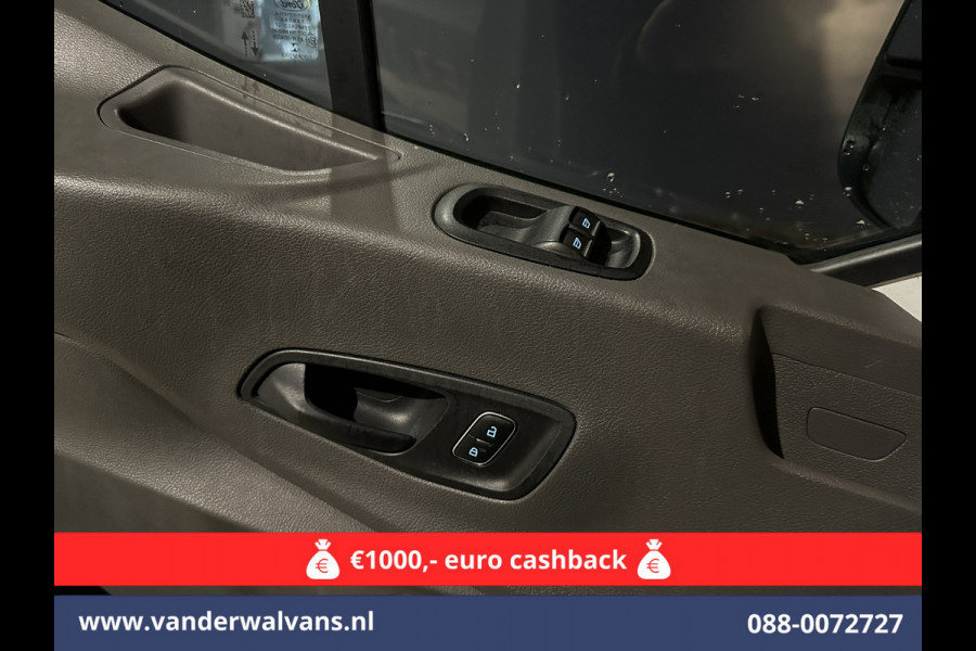 Ford Transit 2.0 TDCI 130pk L3H2 Euro6 Airco | Camera | Navigatie | Apple Carplay | Android Auto Cruisecontrol, Stoelverwarming, Parkeersensoren, Verwarmde voorruit, Bijrijdersbank