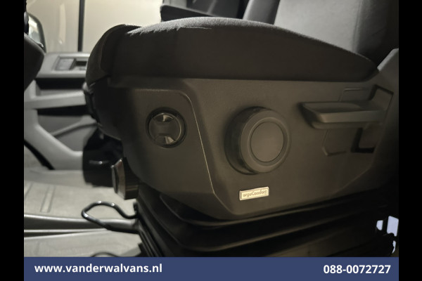 Volkswagen Crafter 2.0 TDI 140pk L3H3 L2H2 Euro6 Airco | 3000kg Trekhaak | Camera | Leder stuurwiel adaptieve cruisecontrol, stuurwielverwarming, chauffeursstoel, apple carplay, android auto