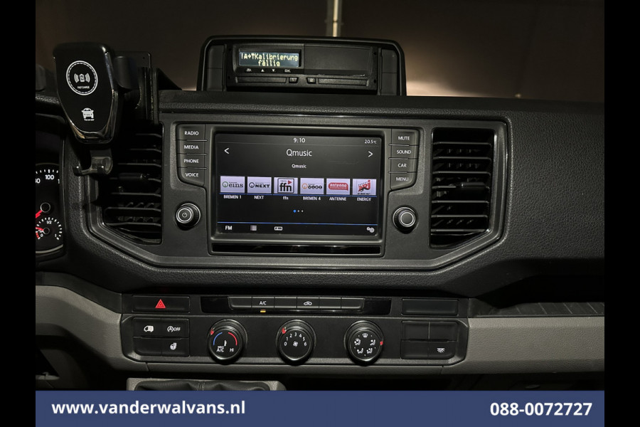 Volkswagen Crafter 2.0 TDI 140pk L3H3 L2H2 Euro6 Airco | 3000kg Trekhaak | Camera | Leder stuurwiel adaptieve cruisecontrol, stuurwielverwarming, chauffeursstoel, apple carplay, android auto