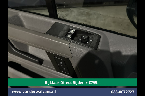 Volkswagen Crafter 2.0 TDI 140pk L3H3 L2H2 Euro6 *Rijklaar Direct Rijden* Airco | Navigatie | Apple Carplay | Android Auto | Cruisecontrol Bijrijdersbank, 3000kg trekvermogen, zilver