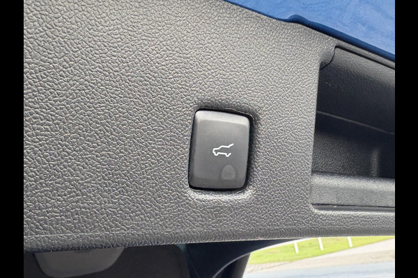 Ford Kuga 2.5 FHEV ST-Line X 190pk | Driver Assistance Pack | Technology Pack | Winterpack | Panoramadak | All Weather banden | Geen stekker nodig Ford Kuga 2.5 FHEV ST-Line X 190pk | Driver Assistance Pack | Technology Pack | Winterpack | Panoramadak | All Weather banden | Geen stekker nodig