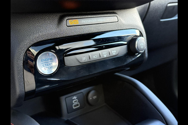 Ford Kuga 2.5 FHEV ST-Line X 190pk | Driver Assistance Pack | Technology Pack | Winterpack | Panoramadak | All Weather banden | Geen stekker nodig Ford Kuga 2.5 FHEV ST-Line X 190pk | Driver Assistance Pack | Technology Pack | Winterpack | Panoramadak | All Weather banden | Geen stekker nodig
