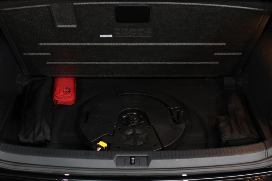 Volkswagen Golf 2.0 TSI 4Motion R *Pano*Dynaudio*Keyless*1e eigenaar* Volkswagen Golf 2.0 TSI 4Motion R *Pano*Dynaudio*Keyless*1e eigenaar*