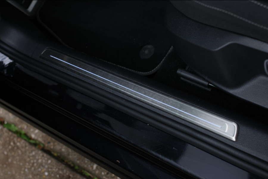 Volkswagen Golf 2.0 TSI 4Motion R *Pano*Dynaudio*Keyless*1e eigenaar* Volkswagen Golf 2.0 TSI 4Motion R *Pano*Dynaudio*Keyless*1e eigenaar*