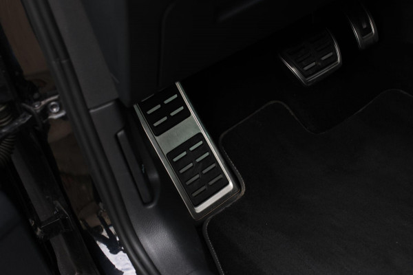 Volkswagen Golf 2.0 TSI 4Motion R *Pano*Dynaudio*Keyless*1e eigenaar* Volkswagen Golf 2.0 TSI 4Motion R *Pano*Dynaudio*Keyless*1e eigenaar*