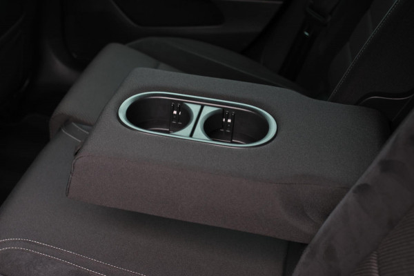 Volkswagen Golf 2.0 TSI 4Motion R *Pano*Dynaudio*Keyless*1e eigenaar* Volkswagen Golf 2.0 TSI 4Motion R *Pano*Dynaudio*Keyless*1e eigenaar*