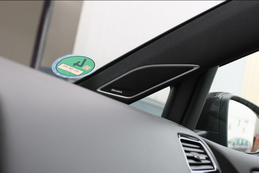 Volkswagen Golf 2.0 TSI 4Motion R *Pano*Dynaudio*Keyless*1e eigenaar* Volkswagen Golf 2.0 TSI 4Motion R *Pano*Dynaudio*Keyless*1e eigenaar*