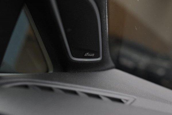 Volkswagen Golf 2.0 TSI 4Motion R *Pano*Dynaudio*Keyless*1e eigenaar* Volkswagen Golf 2.0 TSI 4Motion R *Pano*Dynaudio*Keyless*1e eigenaar*