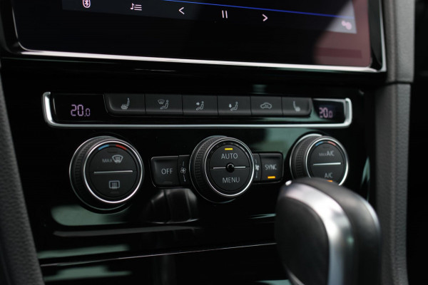 Volkswagen Golf 2.0 TSI 4Motion R *Pano*Dynaudio*Keyless*1e eigenaar* Volkswagen Golf 2.0 TSI 4Motion R *Pano*Dynaudio*Keyless*1e eigenaar*