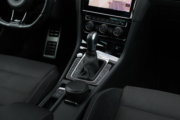 Volkswagen Golf 2.0 TSI 4Motion R *Pano*Dynaudio*Keyless*1e eigenaar* Volkswagen Golf 2.0 TSI 4Motion R *Pano*Dynaudio*Keyless*1e eigenaar*