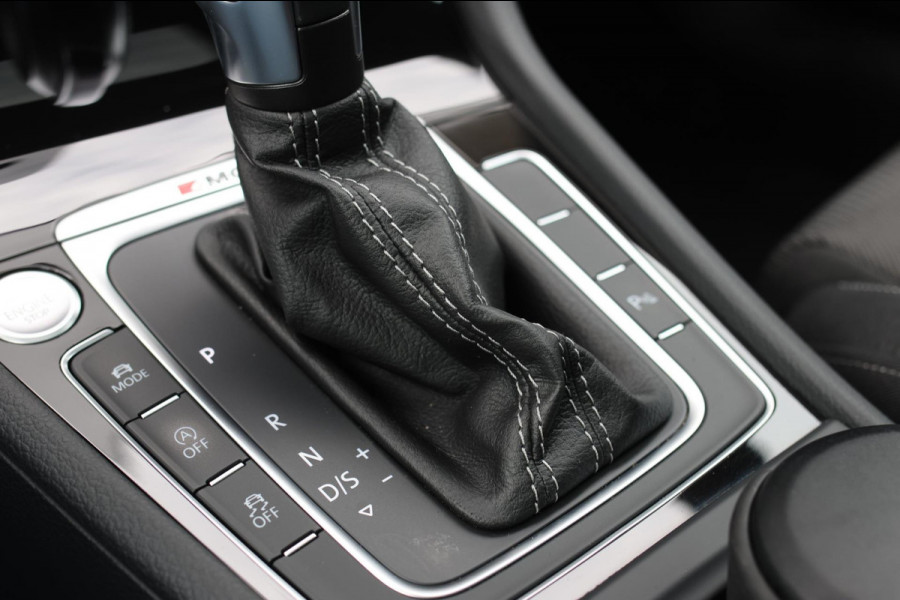 Volkswagen Golf 2.0 TSI 4Motion R *Pano*Dynaudio*Keyless*1e eigenaar* Volkswagen Golf 2.0 TSI 4Motion R *Pano*Dynaudio*Keyless*1e eigenaar*