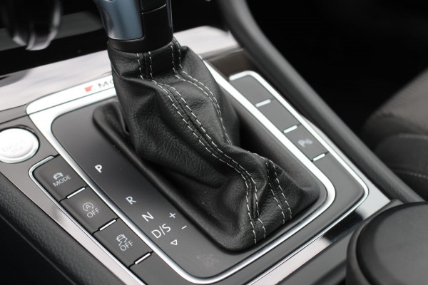 Volkswagen Golf 2.0 TSI 4Motion R *Pano*Dynaudio*Keyless*1e eigenaar* Volkswagen Golf 2.0 TSI 4Motion R *Pano*Dynaudio*Keyless*1e eigenaar*