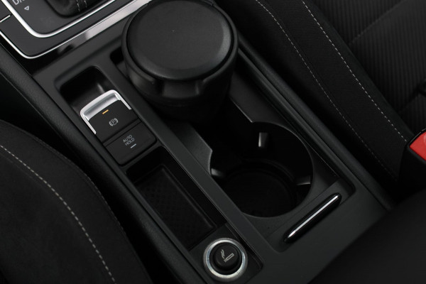 Volkswagen Golf 2.0 TSI 4Motion R *Pano*Dynaudio*Keyless*1e eigenaar* Volkswagen Golf 2.0 TSI 4Motion R *Pano*Dynaudio*Keyless*1e eigenaar*