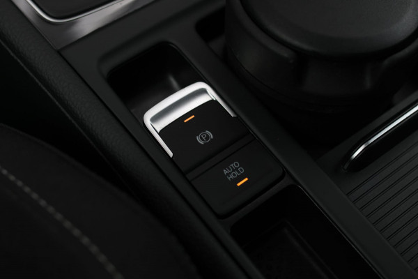 Volkswagen Golf 2.0 TSI 4Motion R *Pano*Dynaudio*Keyless*1e eigenaar* Volkswagen Golf 2.0 TSI 4Motion R *Pano*Dynaudio*Keyless*1e eigenaar*