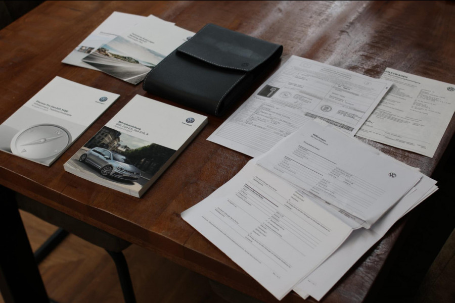 Volkswagen Golf 2.0 TSI 4Motion R *Pano*Dynaudio*Keyless*1e eigenaar* Volkswagen Golf 2.0 TSI 4Motion R *Pano*Dynaudio*Keyless*1e eigenaar*