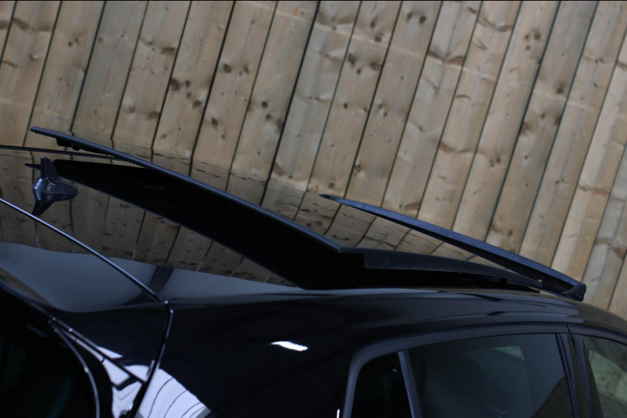 Volkswagen Golf 2.0 TSI 4Motion R *Pano*Dynaudio*Keyless*1e eigenaar* Volkswagen Golf 2.0 TSI 4Motion R *Pano*Dynaudio*Keyless*1e eigenaar*