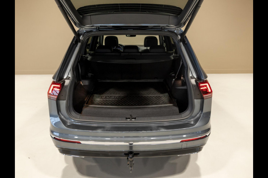 Volkswagen Tiguan Allspace 2.0 TSI 4Motion 3x R-Line 7 persoons / 220pk / Panorama dak / Trekhaak / Stoelverwarming / Volkswagen Tiguan Allspace 2.0 TSI 4Motion 3x R-Line 7 persoons / 220pk / Panorama dak / Trekhaak / Stoelverwarming /