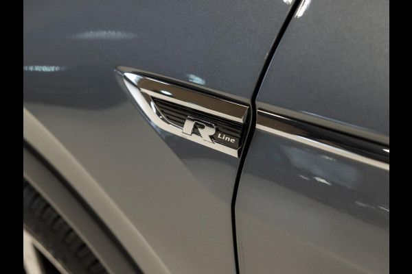 Volkswagen Tiguan Allspace 2.0 TSI 4Motion 3x R-Line 7 persoons / 220pk / Panorama dak / Trekhaak / Stoelverwarming / Volkswagen Tiguan Allspace 2.0 TSI 4Motion 3x R-Line 7 persoons / 220pk / Panorama dak / Trekhaak / Stoelverwarming /