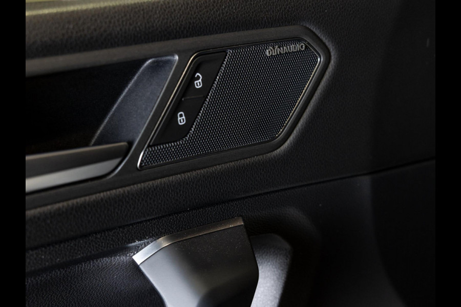 Volkswagen Tiguan Allspace 2.0 TSI 4Motion 3x R-Line 7 persoons / 220pk / Panorama dak / Trekhaak / Stoelverwarming / Volkswagen Tiguan Allspace 2.0 TSI 4Motion 3x R-Line 7 persoons / 220pk / Panorama dak / Trekhaak / Stoelverwarming /