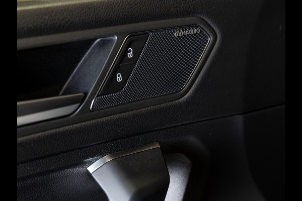 Volkswagen Tiguan Allspace 2.0 TSI 4Motion 3x R-Line 7 persoons / 220pk / Panorama dak / Trekhaak / Stoelverwarming / Volkswagen Tiguan Allspace 2.0 TSI 4Motion 3x R-Line 7 persoons / 220pk / Panorama dak / Trekhaak / Stoelverwarming /