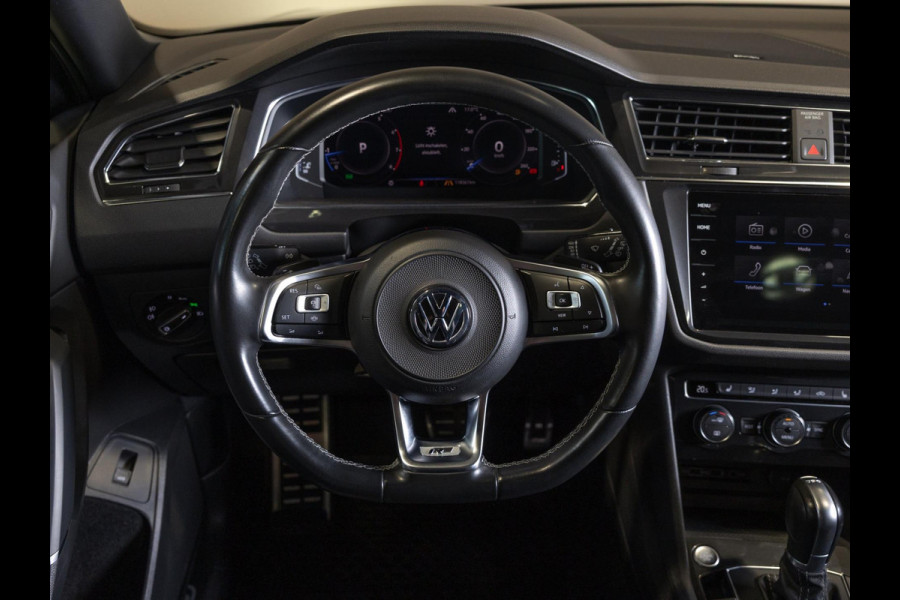 Volkswagen Tiguan Allspace 2.0 TSI 4Motion 3x R-Line 7 persoons / 220pk / Panorama dak / Trekhaak / Stoelverwarming / Volkswagen Tiguan Allspace 2.0 TSI 4Motion 3x R-Line 7 persoons / 220pk / Panorama dak / Trekhaak / Stoelverwarming /