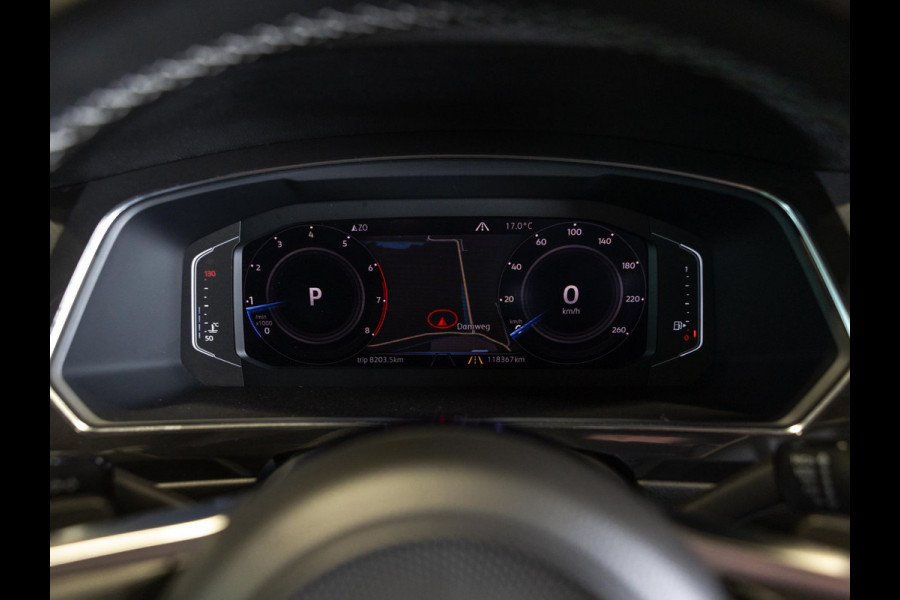 Volkswagen Tiguan Allspace 2.0 TSI 4Motion 3x R-Line 7 persoons / 220pk / Panorama dak / Trekhaak / Stoelverwarming / Volkswagen Tiguan Allspace 2.0 TSI 4Motion 3x R-Line 7 persoons / 220pk / Panorama dak / Trekhaak / Stoelverwarming /