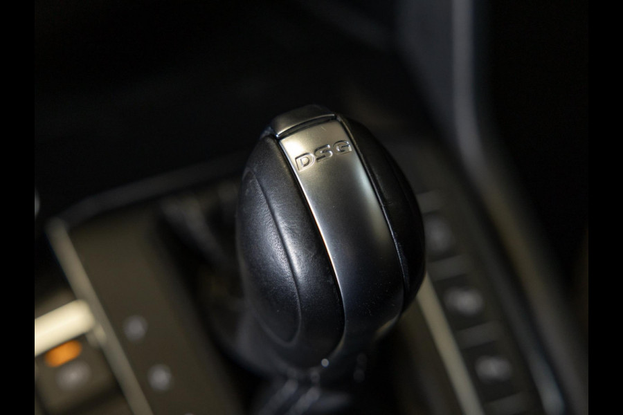 Volkswagen Tiguan Allspace 2.0 TSI 4Motion 3x R-Line 7 persoons / 220pk / Panorama dak / Trekhaak / Stoelverwarming / Volkswagen Tiguan Allspace 2.0 TSI 4Motion 3x R-Line 7 persoons / 220pk / Panorama dak / Trekhaak / Stoelverwarming /