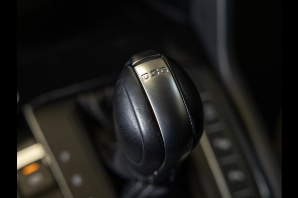 Volkswagen Tiguan Allspace 2.0 TSI 4Motion 3x R-Line 7 persoons / 220pk / Panorama dak / Trekhaak / Stoelverwarming / Volkswagen Tiguan Allspace 2.0 TSI 4Motion 3x R-Line 7 persoons / 220pk / Panorama dak / Trekhaak / Stoelverwarming /