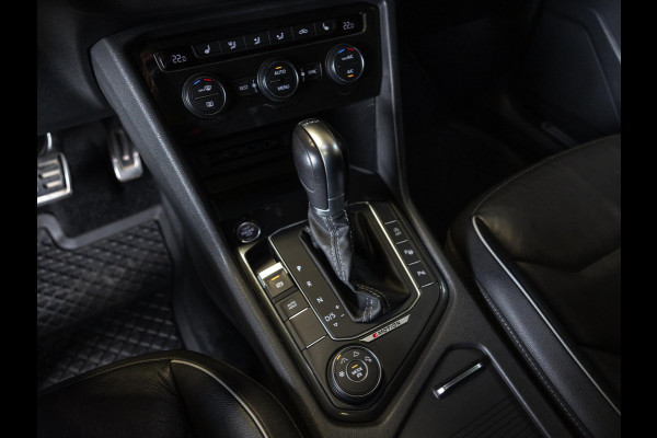 Volkswagen Tiguan Allspace 2.0 TSI 4Motion 3x R-Line 7 persoons / 220pk / Panorama dak / Trekhaak / Stoelverwarming / Volkswagen Tiguan Allspace 2.0 TSI 4Motion 3x R-Line 7 persoons / 220pk / Panorama dak / Trekhaak / Stoelverwarming /