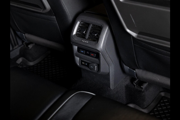 Volkswagen Tiguan Allspace 2.0 TSI 4Motion 3x R-Line 7 persoons / 220pk / Panorama dak / Trekhaak / Stoelverwarming / Volkswagen Tiguan Allspace 2.0 TSI 4Motion 3x R-Line 7 persoons / 220pk / Panorama dak / Trekhaak / Stoelverwarming /
