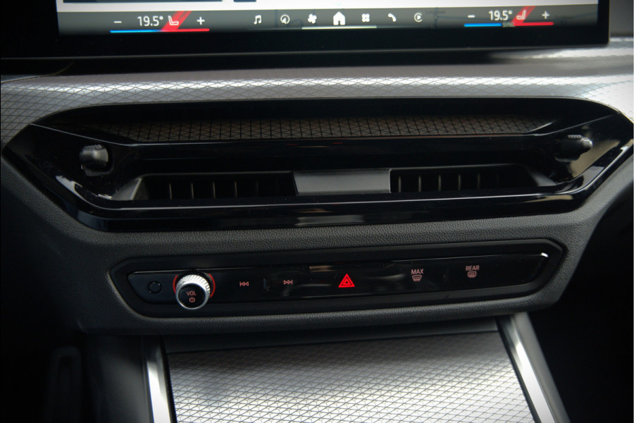 BMW 3 Serie Touring 330i xDrive High Excecutive M Sport | M Performance | Stoelverwarming | Camera | Navigatie | Parkeersensoren | Apple Carplay | Keyless | HIFI | Adaptive Cruise Control | DAB | LED | BTW | Fabrieksgarantie