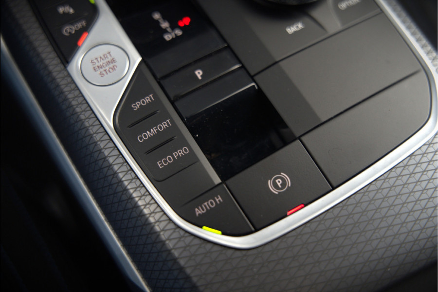 BMW 3 Serie Touring 330i xDrive High Excecutive M Sport | M Performance | Stoelverwarming | Camera | Navigatie | Parkeersensoren | Apple Carplay | Keyless | HIFI | Adaptive Cruise Control | DAB | LED | BTW | Fabrieksgarantie