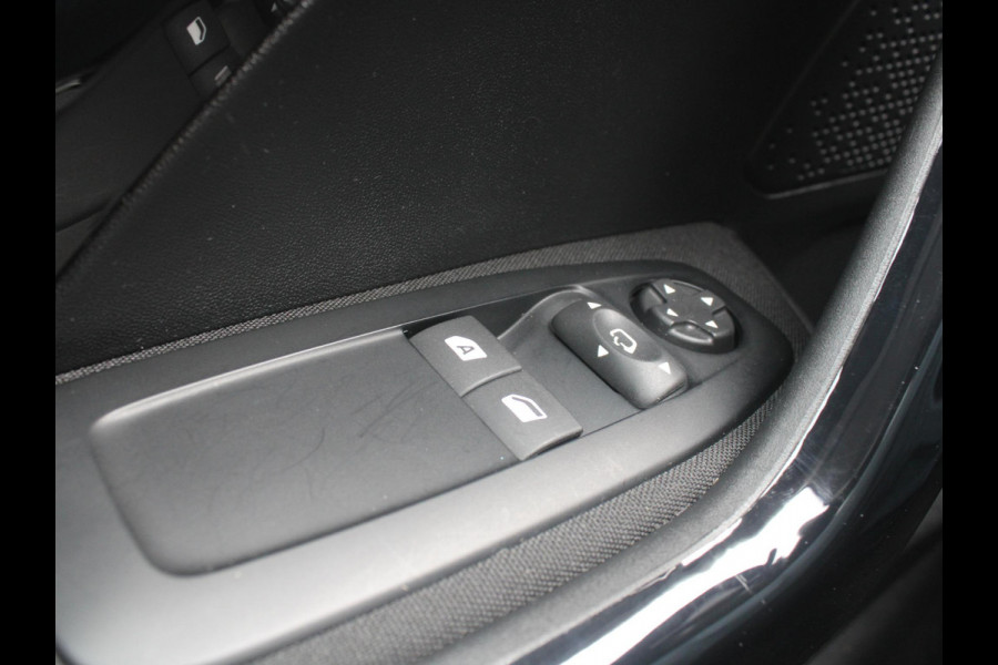 Peugeot 208 1.2 PureTech Signature | NAVIGATIE | APPLE CARPLAY | Peugeot 208 1.2 PureTech Signature | NAVIGATIE | APPLE CARPLAY |