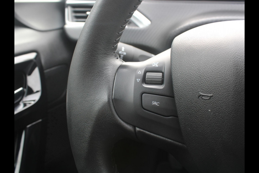 Peugeot 208 1.2 PureTech Signature | NAVIGATIE | APPLE CARPLAY | Peugeot 208 1.2 PureTech Signature | NAVIGATIE | APPLE CARPLAY |