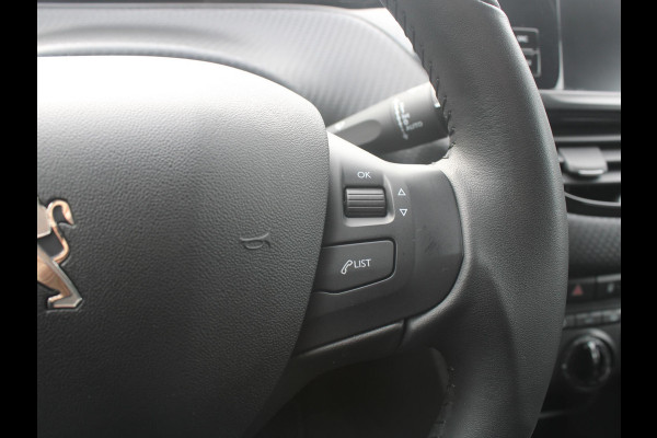 Peugeot 208 1.2 PureTech Signature | NAVIGATIE | APPLE CARPLAY | Peugeot 208 1.2 PureTech Signature | NAVIGATIE | APPLE CARPLAY |