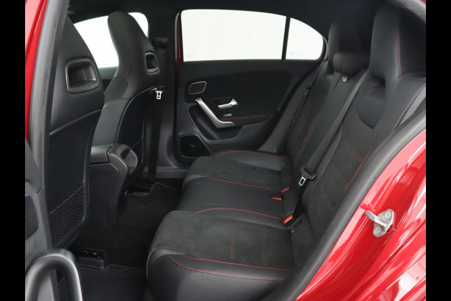 Mercedes-Benz A-Klasse 250e AMG | Panoramadak | 360 Camera | Burmester | Stoelverwarming | Adaptive cruise | Carplay | Sfeerverlichting | 19'' | Navigatie | Widescreen | Leder/Alcantara | PHEV | Plug In Mercedes-Benz A-Klasse 250e AMG | Panoramadak | 360 Camera | Burmester | Stoelverwarming | Adaptive cruise | Carplay | Sfeerverlichting | 19'' | Navigatie | Widescreen | Leder/Alcantara | PHEV | Plug In