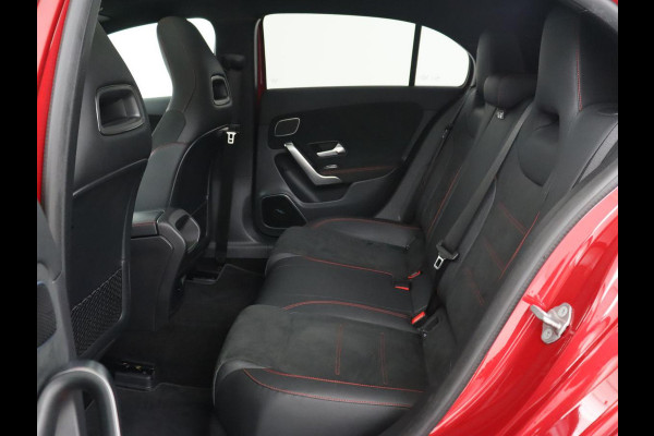 Mercedes-Benz A-Klasse 250e AMG | Panoramadak | 360 Camera | Burmester | Stoelverwarming | Adaptive cruise | Carplay | Sfeerverlichting | 19'' | Navigatie | Widescreen | Leder/Alcantara | PHEV | Plug In Mercedes-Benz A-Klasse 250e AMG | Panoramadak | 360 Camera | Burmester | Stoelverwarming | Adaptive cruise | Carplay | Sfeerverlichting | 19'' | Navigatie | Widescreen | Leder/Alcantara | PHEV | Plug In