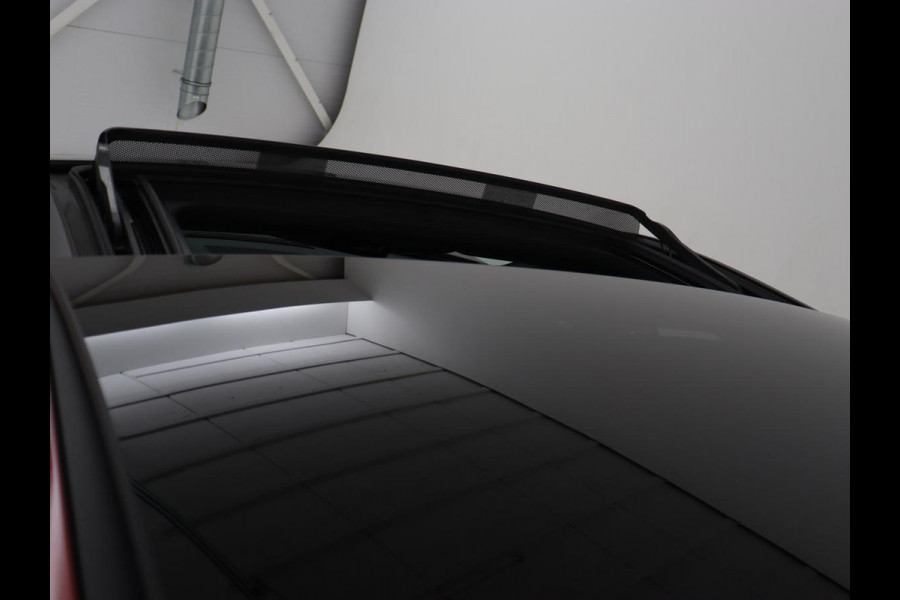 Mercedes-Benz A-Klasse 250e AMG | Panoramadak | 360 Camera | Burmester | Stoelverwarming | Adaptive cruise | Carplay | Sfeerverlichting | 19'' | Navigatie | Widescreen | Leder/Alcantara | PHEV | Plug In Mercedes-Benz A-Klasse 250e AMG | Panoramadak | 360 Camera | Burmester | Stoelverwarming | Adaptive cruise | Carplay | Sfeerverlichting | 19'' | Navigatie | Widescreen | Leder/Alcantara | PHEV | Plug In