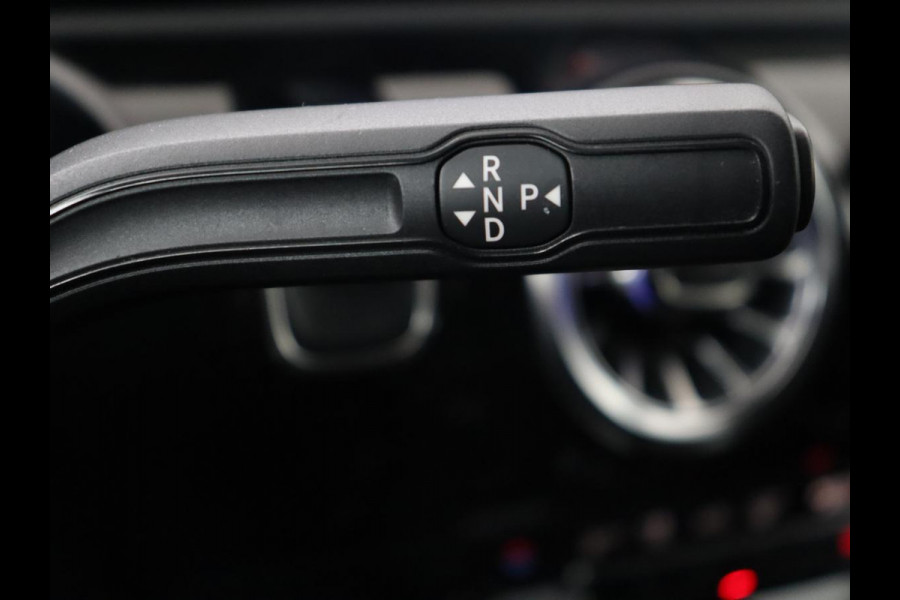 Mercedes-Benz A-Klasse 250e AMG | Panoramadak | 360 Camera | Burmester | Stoelverwarming | Adaptive cruise | Carplay | Sfeerverlichting | 19'' | Navigatie | Widescreen | Leder/Alcantara | PHEV | Plug In Mercedes-Benz A-Klasse 250e AMG | Panoramadak | 360 Camera | Burmester | Stoelverwarming | Adaptive cruise | Carplay | Sfeerverlichting | 19'' | Navigatie | Widescreen | Leder/Alcantara | PHEV | Plug In