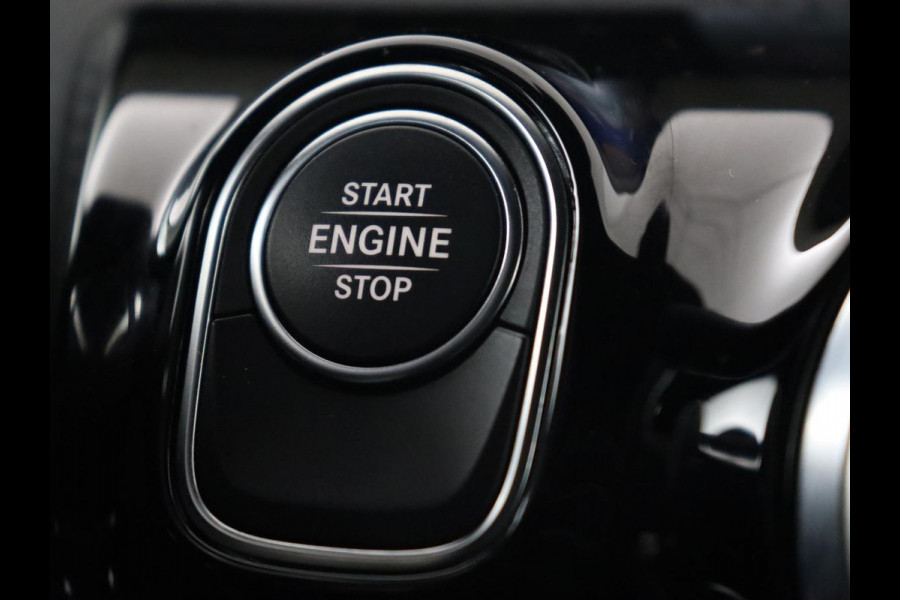 Mercedes-Benz A-Klasse 250e AMG | Panoramadak | 360 Camera | Burmester | Stoelverwarming | Adaptive cruise | Carplay | Sfeerverlichting | 19'' | Navigatie | Widescreen | Leder/Alcantara | PHEV | Plug In Mercedes-Benz A-Klasse 250e AMG | Panoramadak | 360 Camera | Burmester | Stoelverwarming | Adaptive cruise | Carplay | Sfeerverlichting | 19'' | Navigatie | Widescreen | Leder/Alcantara | PHEV | Plug In