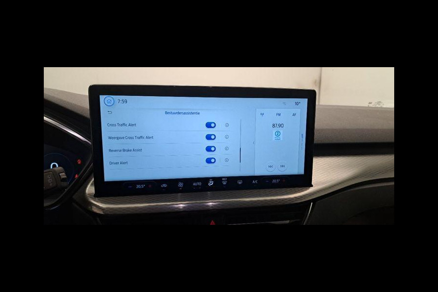 Ford Kuga 2.5 PHEV Titanium 243pk | Driver Assistance Pack | SYNC 4 Navigatie | 2.100kg Trekgewicht Ford Kuga 2.5 PHEV Titanium 243pk | Driver Assistance Pack | SYNC 4 Navigatie | 2.100kg Trekgewicht