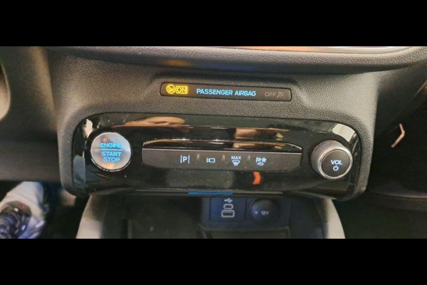 Ford Kuga 2.5 PHEV Titanium 243pk | Driver Assistance Pack | SYNC 4 Navigatie | 2.100kg Trekgewicht Ford Kuga 2.5 PHEV Titanium 243pk | Driver Assistance Pack | SYNC 4 Navigatie | 2.100kg Trekgewicht