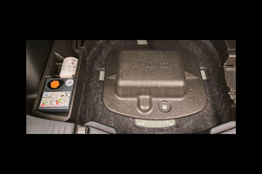 Ford Kuga 2.5 PHEV Titanium 243pk | Driver Assistance Pack | SYNC 4 Navigatie | 2.100kg Trekgewicht Ford Kuga 2.5 PHEV Titanium 243pk | Driver Assistance Pack | SYNC 4 Navigatie | 2.100kg Trekgewicht