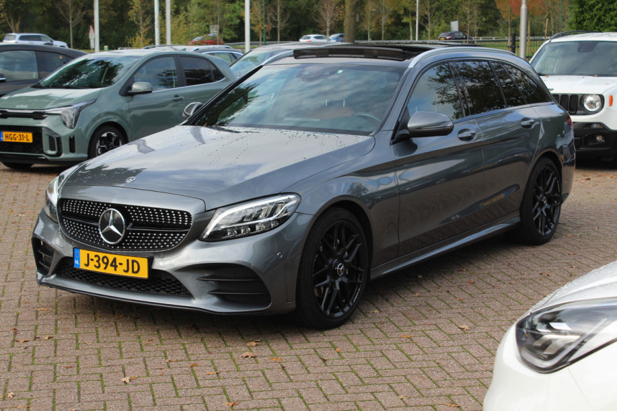 Mercedes-Benz C-Klasse Estate 180 Business Solution AMG / Panoramadak / Camera / Leder / Navigatie / 18'' / DAB / Stoelverwarming / Cruise Control Mercedes-Benz C-Klasse Estate 180 Business Solution AMG / Panoramadak / Camera / Leder / Navigatie / 18'' / DAB / Stoelverwarming / Cruise Control