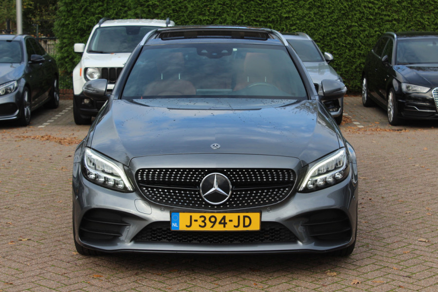 Mercedes-Benz C-Klasse Estate 180 Business Solution AMG / Panoramadak / Camera / Leder / Navigatie / 18'' / DAB / Stoelverwarming / Cruise Control Mercedes-Benz C-Klasse Estate 180 Business Solution AMG / Panoramadak / Camera / Leder / Navigatie / 18'' / DAB / Stoelverwarming / Cruise Control